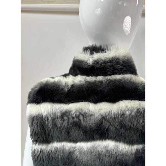Annabelle New York Faux Fur Vest Black & White Striped Pattern Size Large - Picture 16 of 16